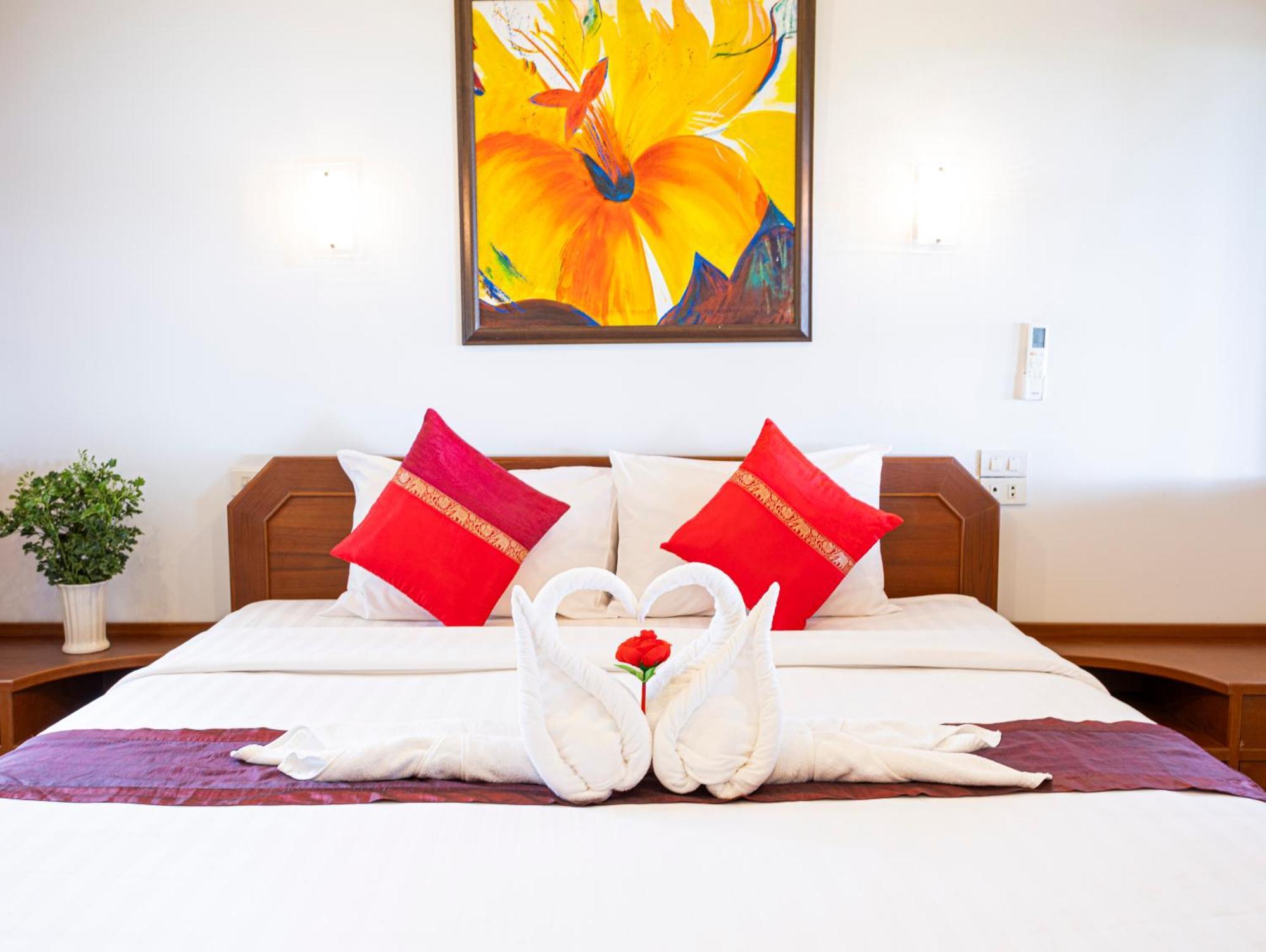 Lipa Lodge Beach Resort Lipa Noi Buitenkant foto