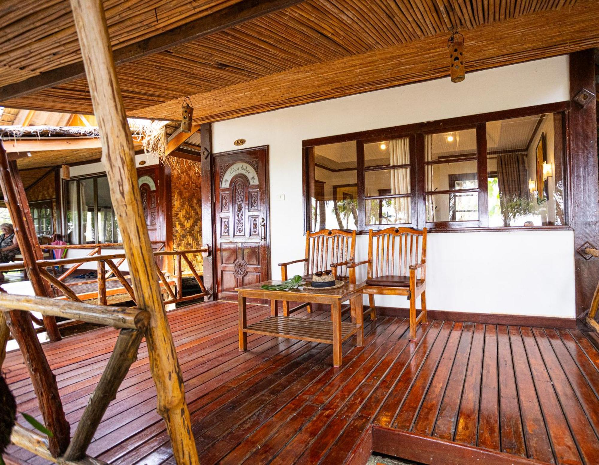 Lipa Lodge Beach Resort Lipa Noi Buitenkant foto
