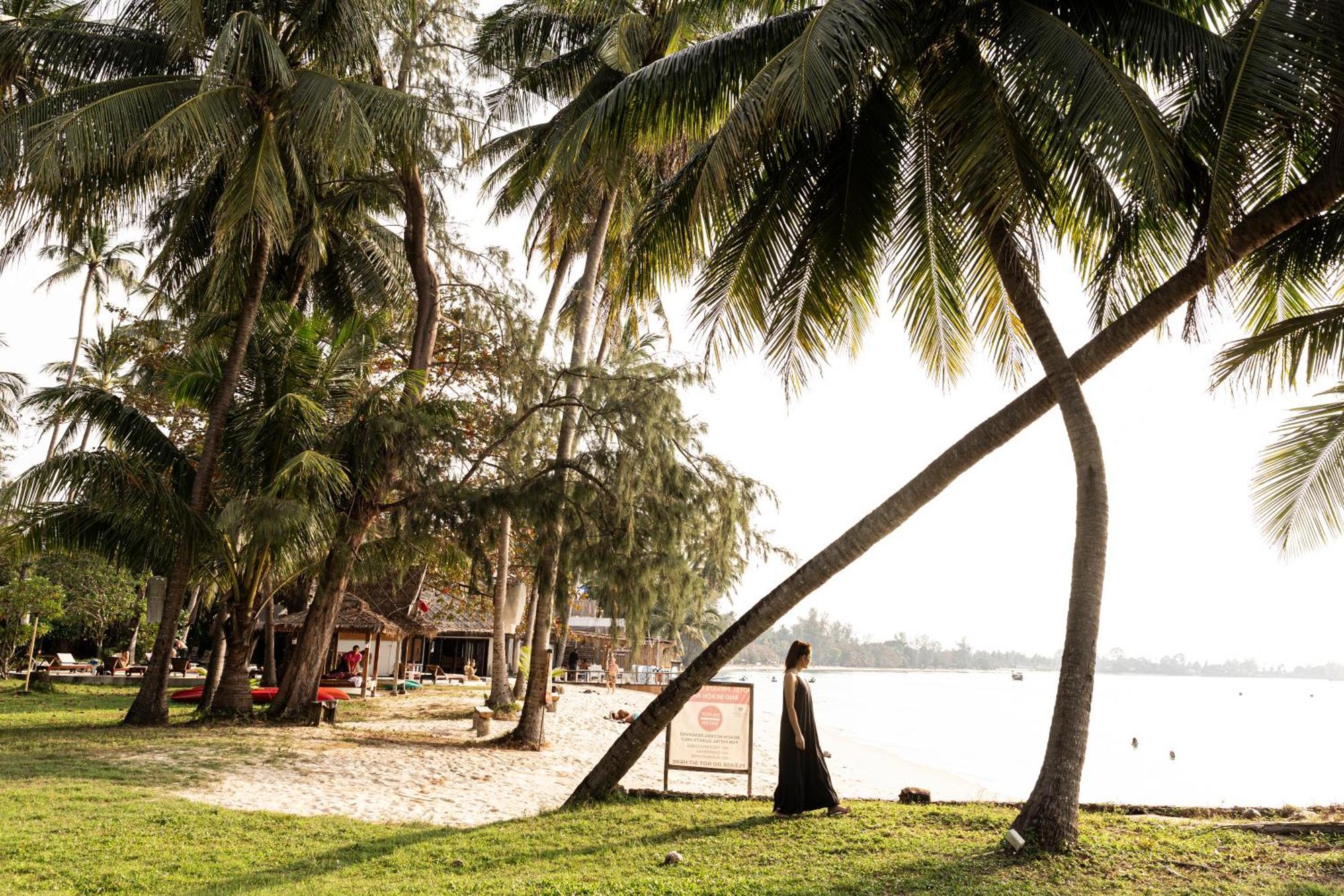 Lipa Lodge Beach Resort Lipa Noi Buitenkant foto
